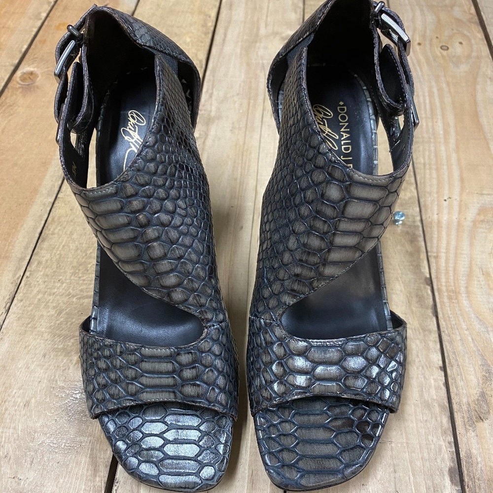 Donald J Pliner Shoes